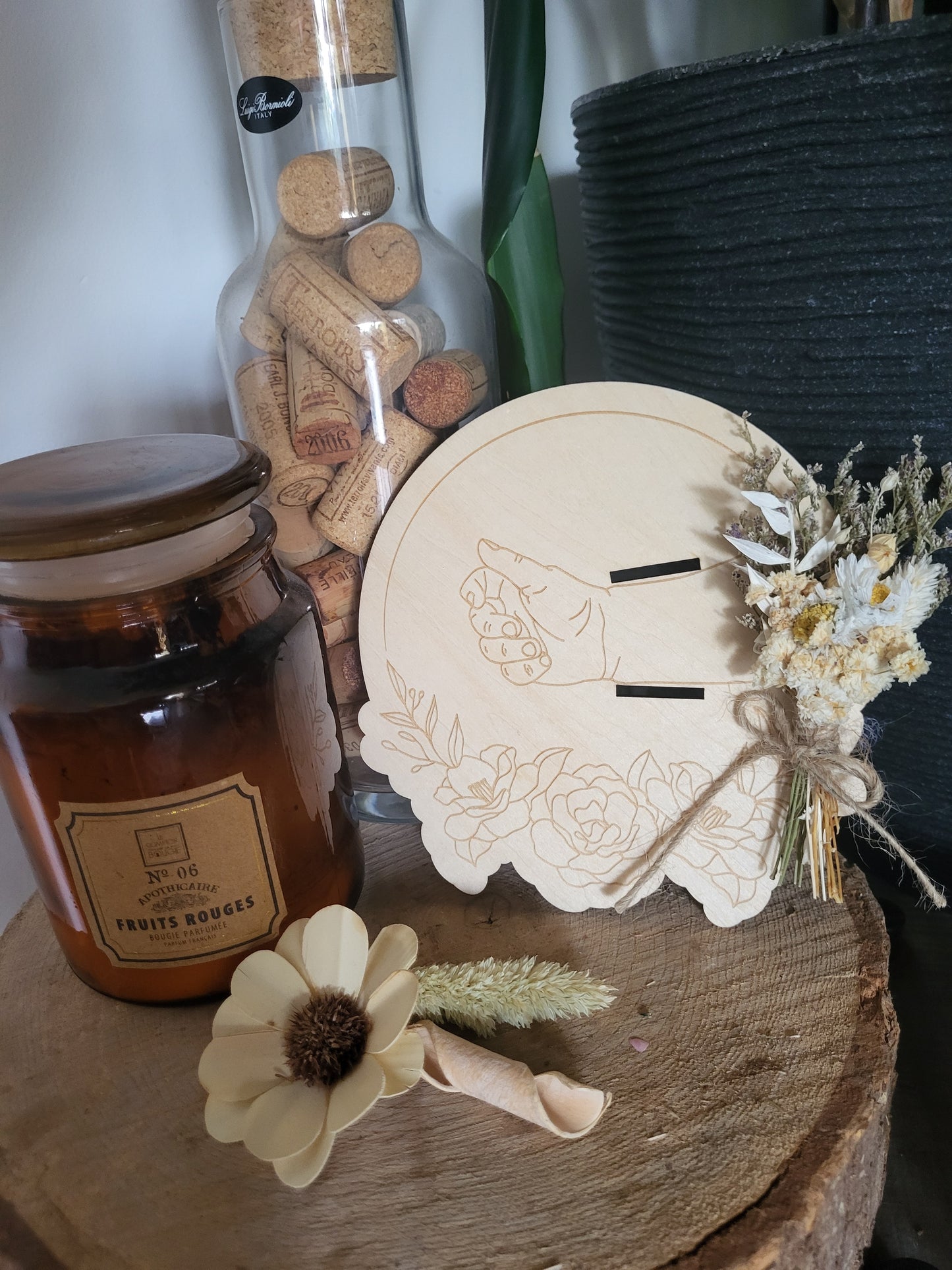 Socle en bois naissance
